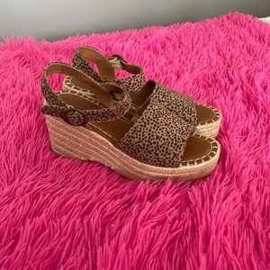 Universal Thread wedges!